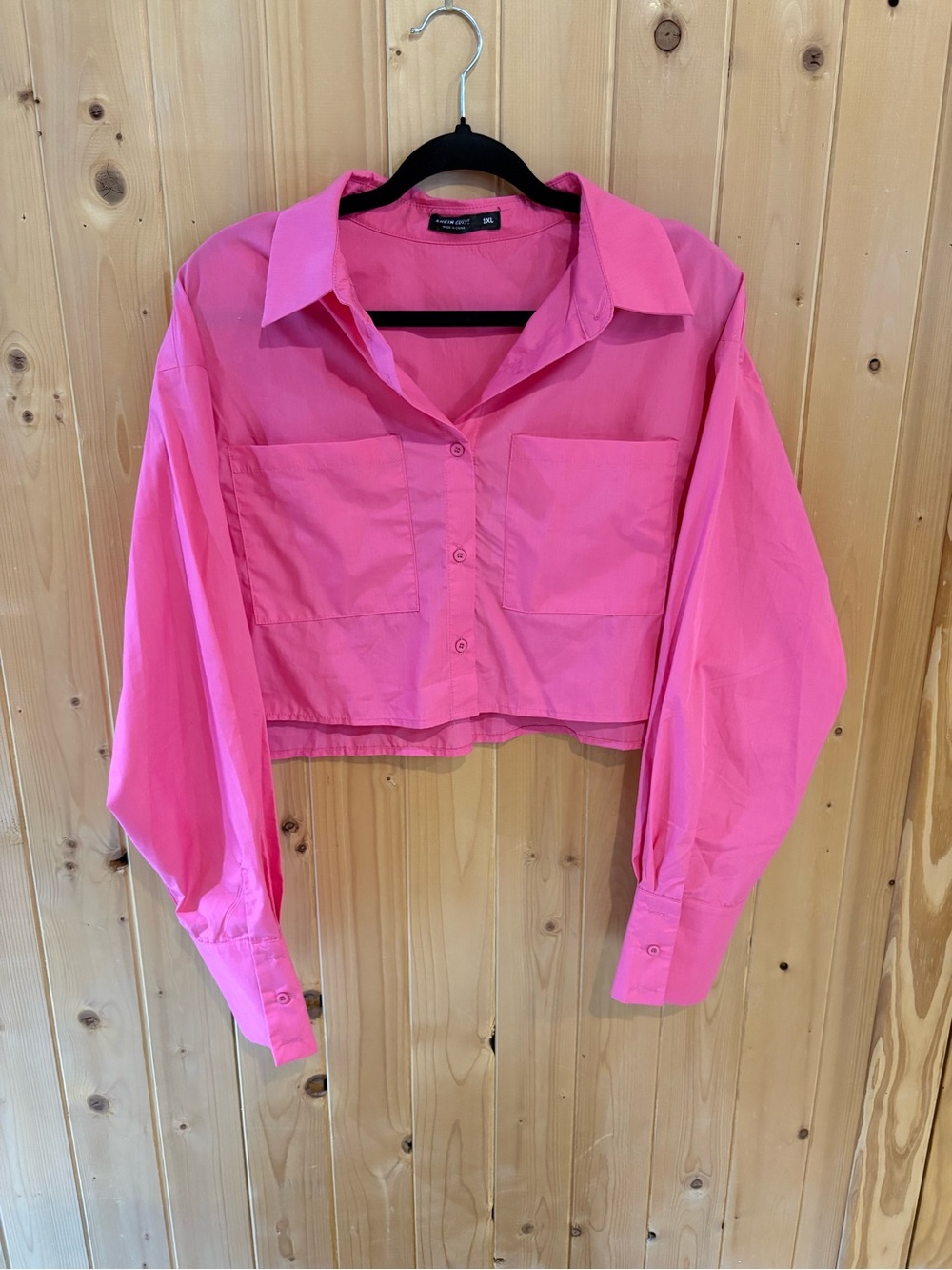 Women’s Cropped Button-Front Shirt - Hot Pink